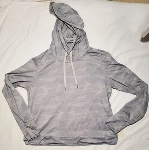 Vuori Halo Essential Hoodie Gray Camo Dreamknit Athleisure Women's Medium - Picture 1 of 9