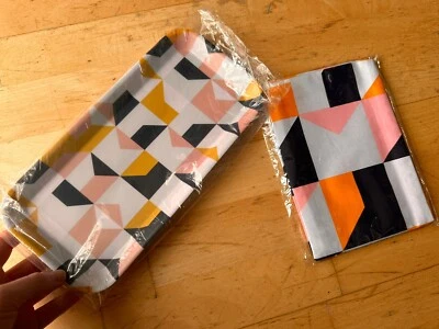 Smug Small Geometric Printed Tray & Kitchen Towel New 29x14cm - Image 1 of 4