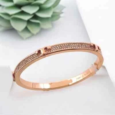 Pulsera Tory Burch Serif-T pavé bisagras en oro rosa. Venta al por menor $198 talla M Foto 1 de 4