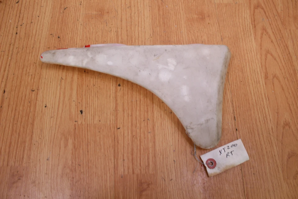 Yamaha XT 200 1982 cubierta lateral derecha/panel  Foto 1 de 4