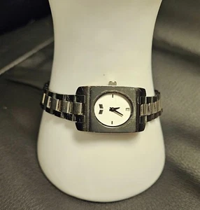 Ladies Vestal Watch With Date And Oval Face - Picture 1 of 7