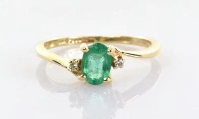 Anillo pequeño de diamantes y esmeraldas de oro amarillo de 10 k 0,37 quilates talla 5,75 Foto 1 de 4
