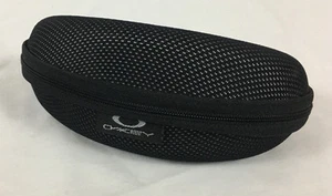 Oakley Black Sunglasses Hard Case with Zipper and Cleaning Cloth - Picture 1 of 10