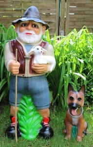 Deco Figura de Decoración Jardín Pastor Con Perro Alemán Plástico H 86 CM - Imagen 1 de 4