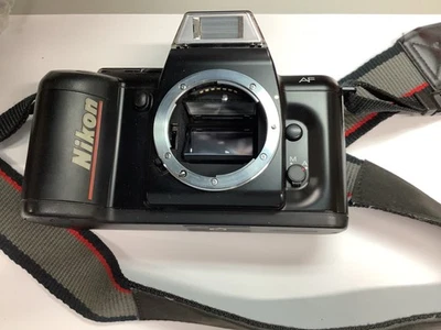 Solo cuerpo de cámara fotográfica Nikon AF N4004 35 mm SLR Foto 1 de 4