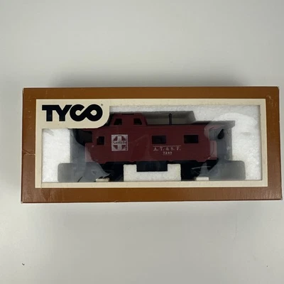 Vintage TYCO HO Scale 7240 Caboose Car 40' Santa Fe RR Train #327-22 - Image 1 of 4