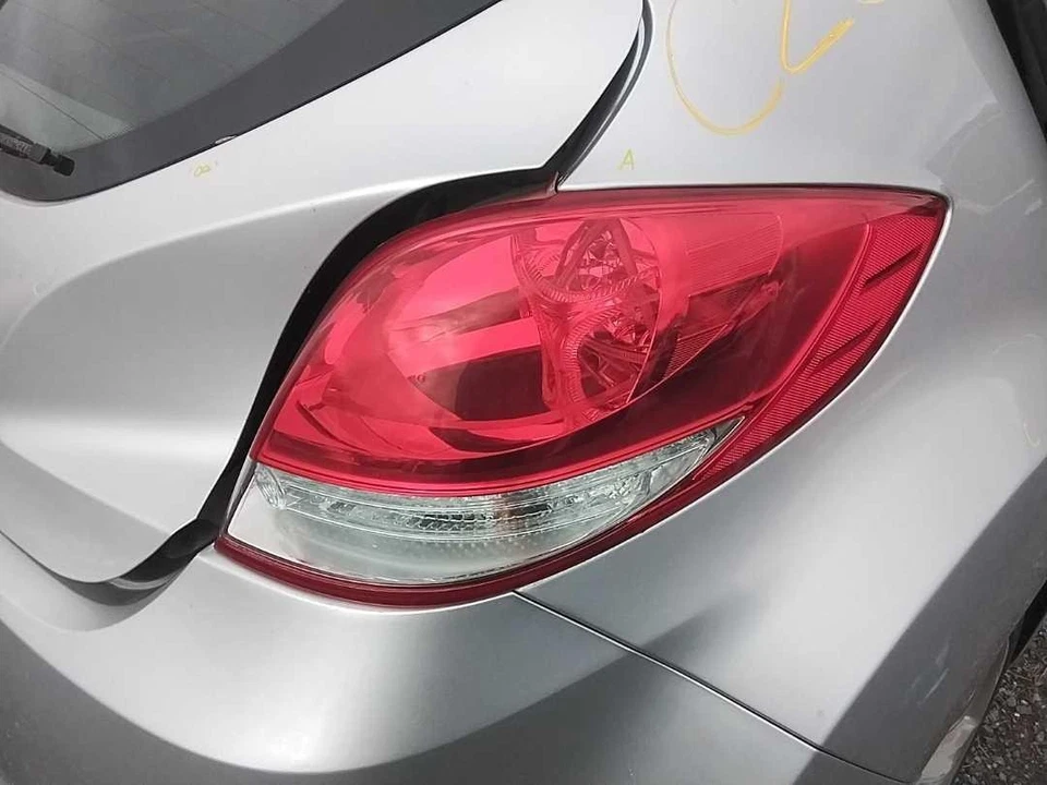 Used Right Tail Light Assembly fits: 2014 Hyundai Veloster without LED accent Ri - Image 1 of 4