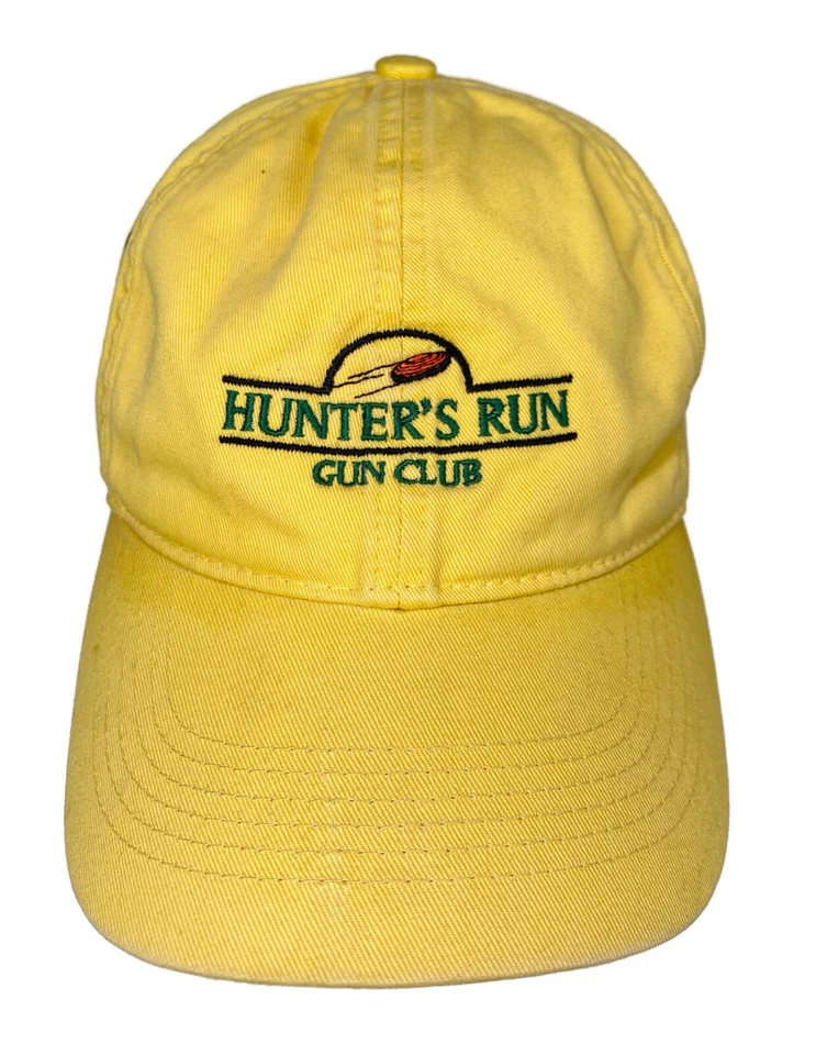 Gorra de algodón Hunters Run Gun Club amarilla Foto 1 de 4