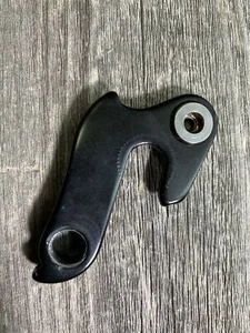 CUADRO DE BICICLETA COLGADOR TRASERO PARA CARRETERA DROPOUT MTB NEGRO H2 JAZZ CON TORNILLO - Imagen 1 de 2