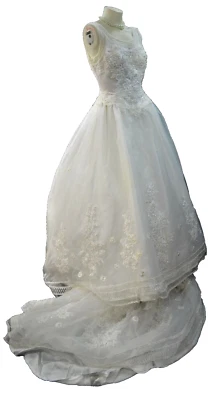 Ginza Collection lace Wedding gown bead bridal train dress ball princess 10 VTG - Image 1 of 4