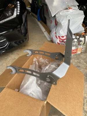 ¡Hecho en la India! Barra Sissy de pasajero de liberación rápida para Indian Scout 2015 totalmente nueva Foto 1 de 4