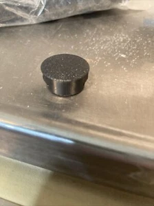 X50 HEYCO 11/16" LOCHKAPPE DP-687 2673 SCHWARZ KUNSTSTOFF NYLON STECKER KUPPEL ABDECKUNG USA - Bild 1 von 1