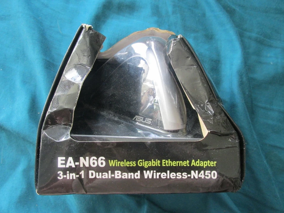 ASUS RT-N66R 900 Mbps 4 Ports Wireless Gigabit Router - Image 1 of 1