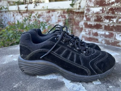 Easy Spirit Punter Black on Black Softy Suede Sneaker Athletic Shoe Women Sz 9WW - Image 1 of 4