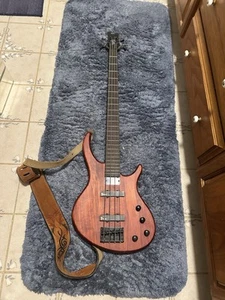 Toby By Tobias Bass 4 strings - Picture 1 of 13