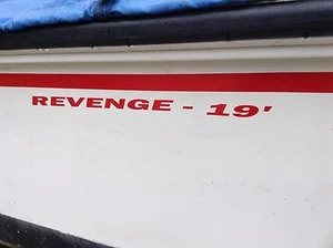 Boston Whaler Revenge 19' o 21'' Calcomanías laterales del casco del barco - Imagen 1 de 4