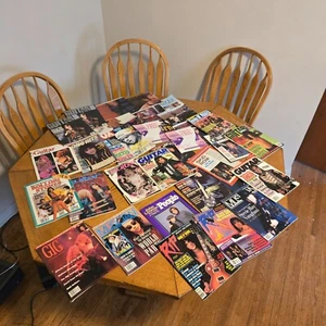 Lot of 28 - vintage rock and metal magazines and posters - Foto 1 di 17