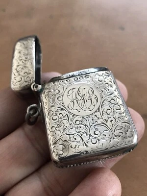 Victorian Silver Foliate Vesta Case Hallmarked B'ham 1896 by John Millward Banks - Imagem 1 de 4