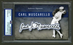 Carl Muscarello Signed Cut Display (PSA) WW2 Times Square Kiss Sailor Photo Card - Picture 1 of 2