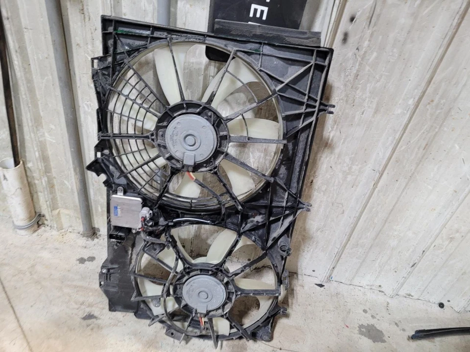 Radiator Fan Motor Fan Assembly Fits 17-20 SIENNA 2056521 Foto 1 de 1