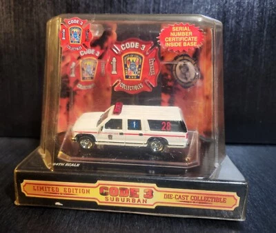 CODE 3 SUBURBAN DIECAST 1:64 CHEVY EMS RAPID RESPONSE WASHINGTON DC NEW! NIB - Image 1 of 4