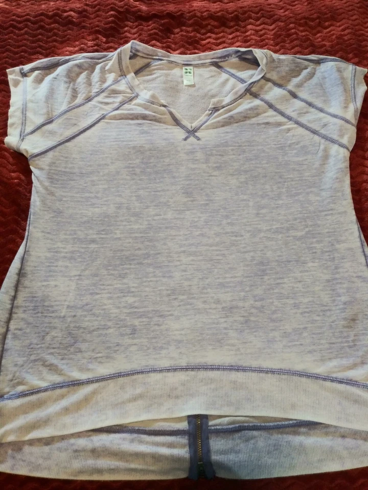 Camiseta Green Tea roxa gola V manga curta M burnout peso leve - Imagem 1 de 4