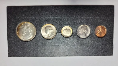 1964 D United States Uncirculated Set with Silver in cardboard holder U222 - Image 1 of 4