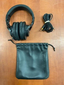 Audio-Technica ATH-M40X Professional Monitor Over Ear Headphones Bundle | O317 - Picture 1 of 13