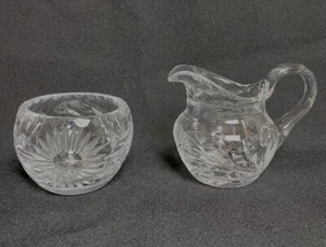 Vintage europäischer geschliffener Kristall Sahne und Zucker - Sonnenblume, Gänseblümchen Blume Design - Bild 1 von 4