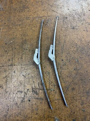 Braços e lâminas de limpador cromados Mercedes-Benz W108 W109 originais 280SE 300 250 - Imagem 1 de 4