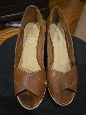 Alpargata cuña St Johns Bay para mujer 9,5 M bronceada sin cordones punta abierta  Foto 1 de 4