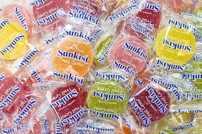 Gemas de frutas Sunkist, gomosa de gelatina suave, caramelo envuelto en vacaciones a granel (1 libra) ¡Oferta! Foto 1 de 4