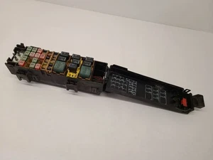 00 01 02 03 04 Jeep Fuse Box Junction Module Relay Power Unit 56042924AD - Picture 1 of 12