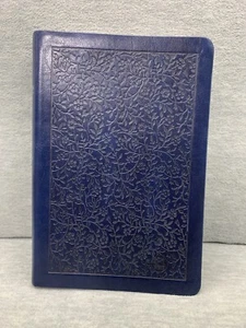 The Passion Translation New Testament, Blue, Large Print (Faux Leather) - Picture 1 of 11