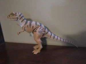 JURASSIC PARK ALLOSAURUS JP47 DINO DAÑOS CENTRO MÉDICO CASI COMPLETO ¡LIMPIO!! - Imagen 1 de 9