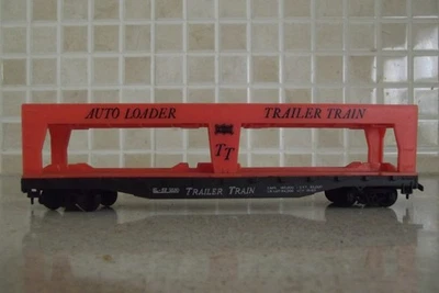 MONTUA TT  AUTO LOADER  TRAILER TRAIN WAGON ,HO GAUGE IN ORANGE. - Image 1 of 4