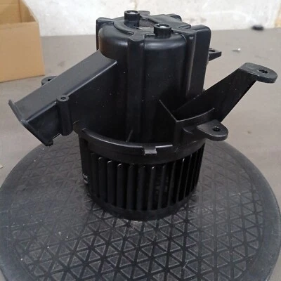 Ventilador de motor soplador de aire acondicionado para Jeep Compass 2017-2022 Jeep Renegade 2015-2023 77367854 Foto 1 de 4