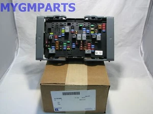 GM OEM 07-09 Sierra 2500 HD Fusible Eléctrico Relé-Bloque de Conexión 19210439 - Imagen 1 de 3