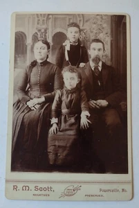 Cabinet Card Family Portait R. M. Scott Photography In Powersville, Missouri #2 - Picture 1 of 11
