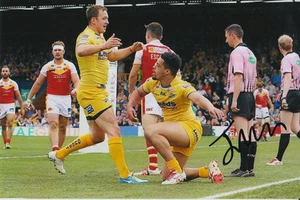 LEEDS RHINOS HAND SIGNED JOSH WALTERS 6X4 PHOTO 7. - Picture 1 of 1