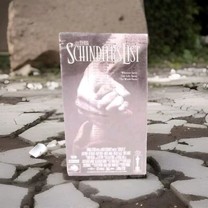 SCHINDLERS LIST NEW SEALED 2-Tape Set VHS MCA Liam Neeson Ben Kingsley VTG - Imagen 1 de 20
