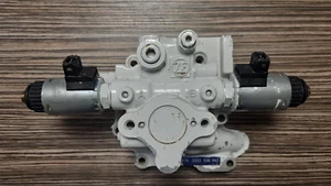 ZF 3312108042 ELECTRIC CONTROL BLOCK - Picture 1 of 8
