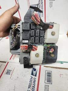 05 2005 Jeep Liberty Body Control Module Fuse Box 56010545AJ BCM - Picture 1 of 3