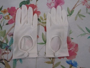 1960er neu neu aus altem Lagerbestand weiße Nylon-Fahrerhandschuhe mit französischen Knoten - Gr. 7 1/2 - Bild 1 von 5