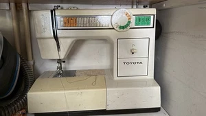 Toyota Sewing Machine - Picture 1 of 1