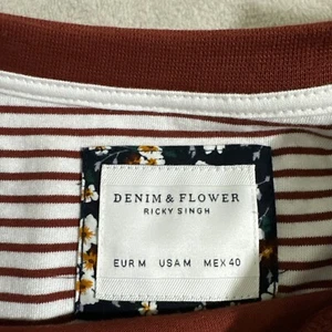 T-shirt denim e fiori Ricky Singh taglia media a righe rosso bianco - Foto 1 di 6