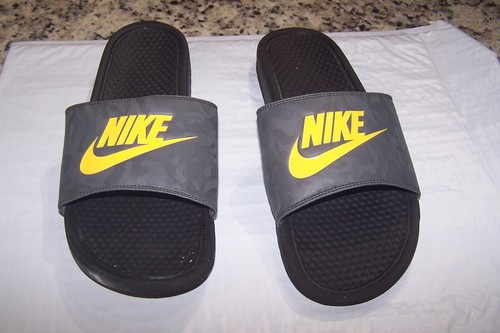Scivoli Nike Benassi mimetici logo arancione taglia 13 uomo 343880 031