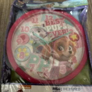 GIRLS PINK PAW PATROL BEDROOM WALL CLOCK BIRTHDAY CHRISTMAS STOCKING PRESENT - Picture 1 of 3