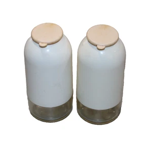 VTG Tupperware Salt and Pepper Shaker Set White Cream Pink Lid 4" Short Small - Picture 1 of 7