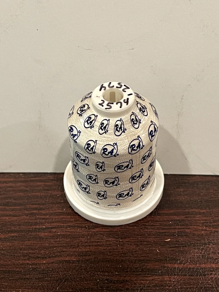 ROBISON ANTON RAYON SUPER STRENGTH THREAD #2550-2599 SOLIDS 1100 YARDS PER SPOOL - Image 1 of 1